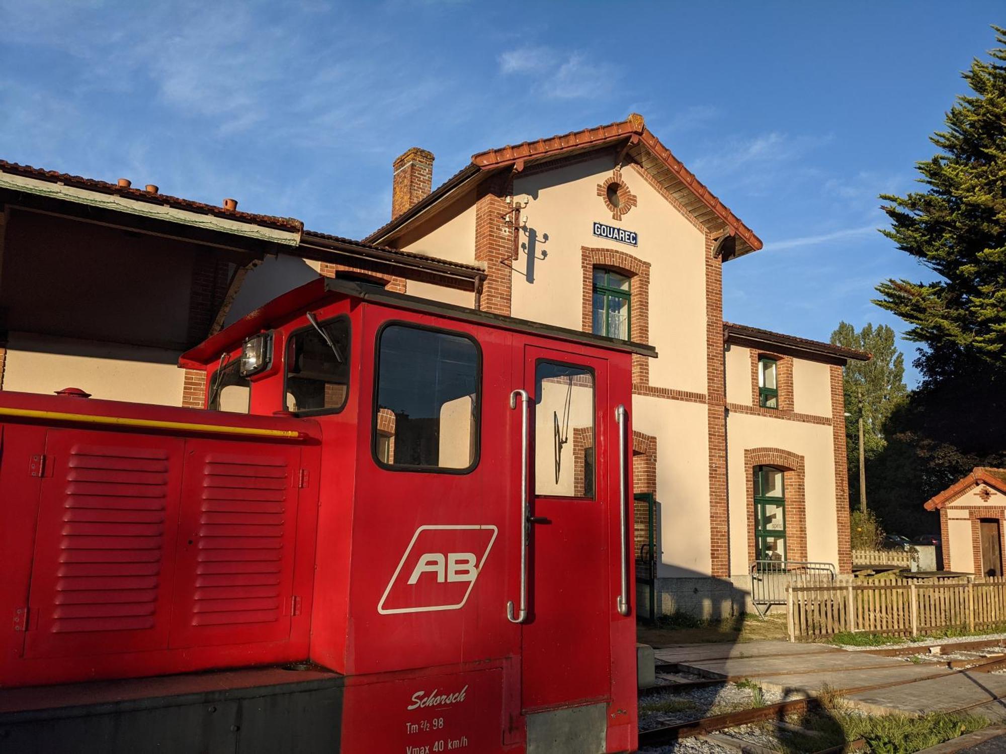 Gîte insolite: APPART' DU CHEF DE GARE Gouarec Exterior foto